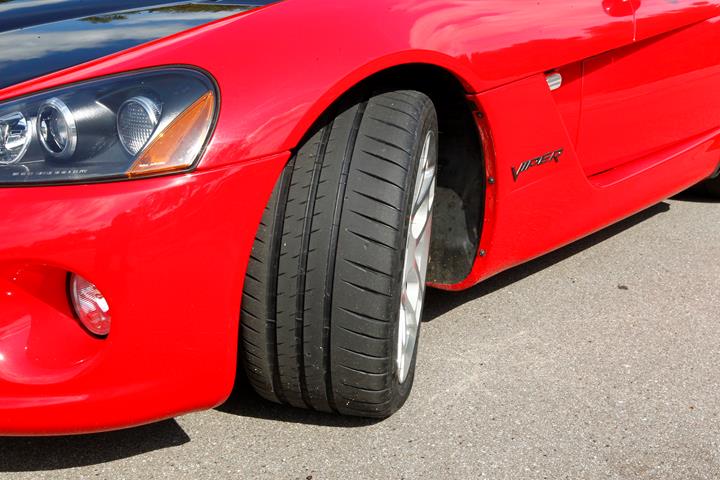 Rød Dodge Viper fra 2006
