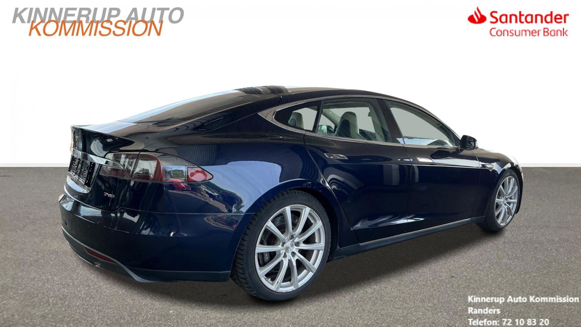 Blå Tesla Model S fra 2013