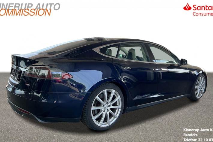 Blå Tesla Model S fra 2013