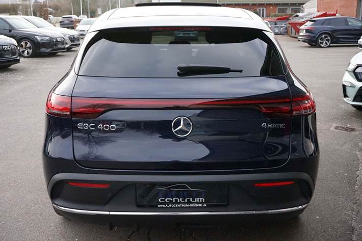 Blå Mercedes EQC400 fra 2023