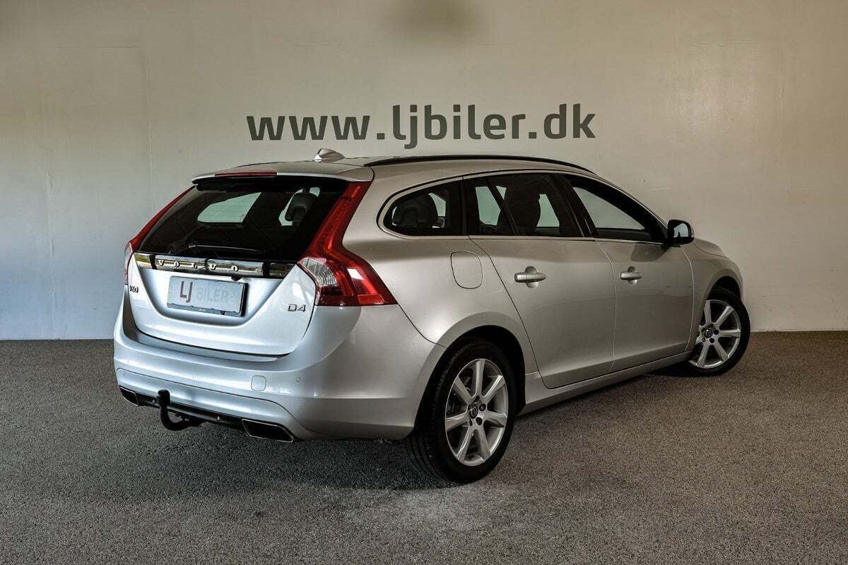 Sølv Volvo V60 fra 2016