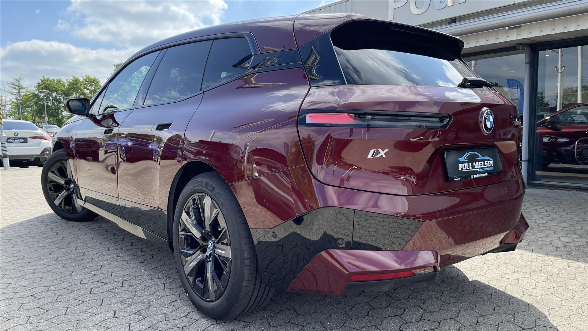BMW iX