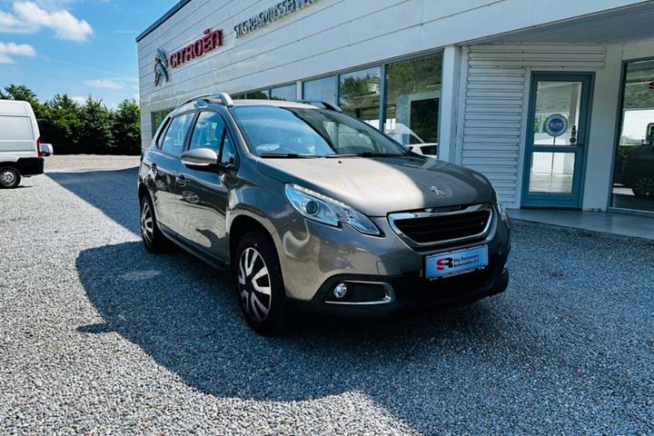 Beige Peugeot 2008 fra 2013 set udefra