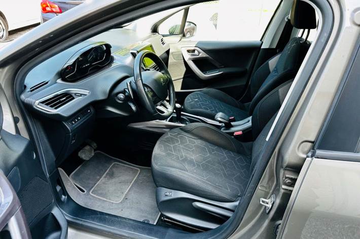 Beige Peugeot 2008 fra 2013