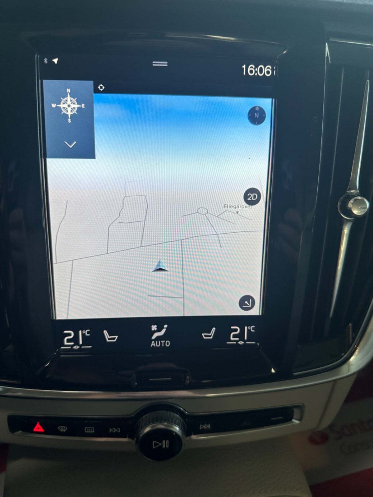 Grå Volvo S90 fra 2017