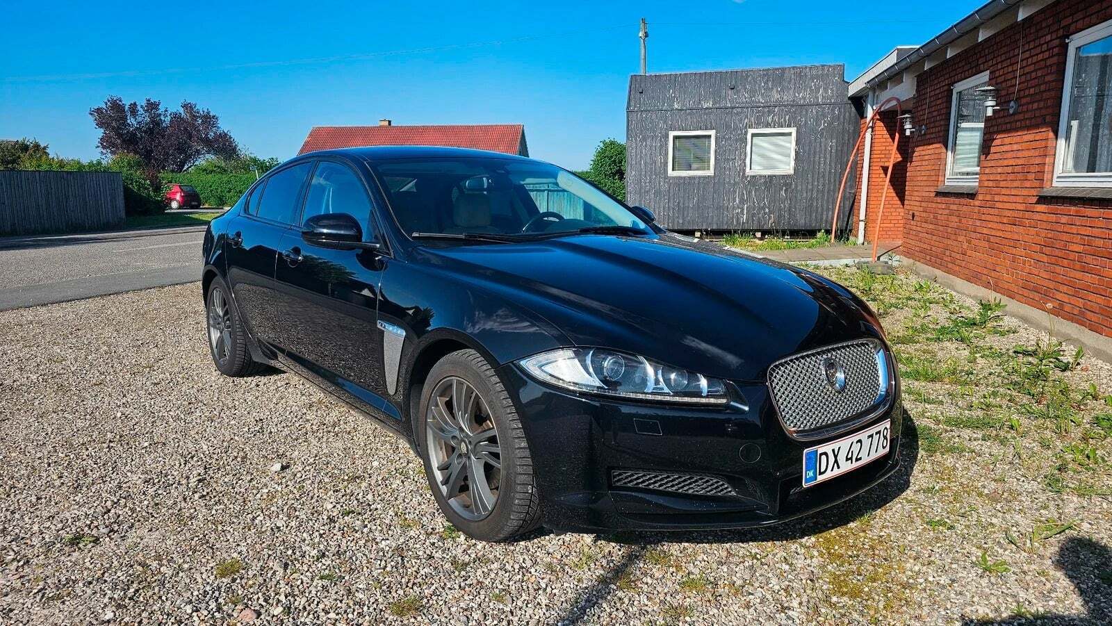 undefined Jaguar XF fra 2012 set udefra