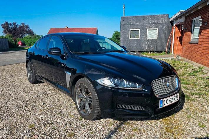 undefined Jaguar XF fra 2012 set udefra