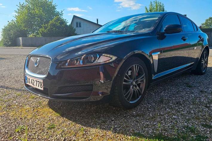 undefined Jaguar XF fra 2012 set udefra