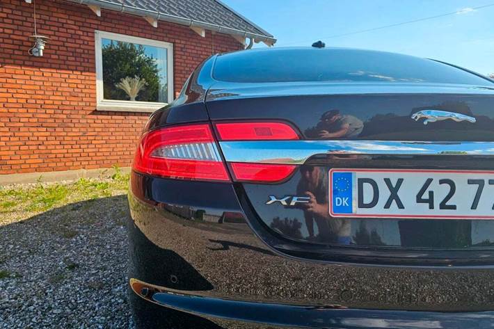 undefined Jaguar XF fra 2012 set udefra