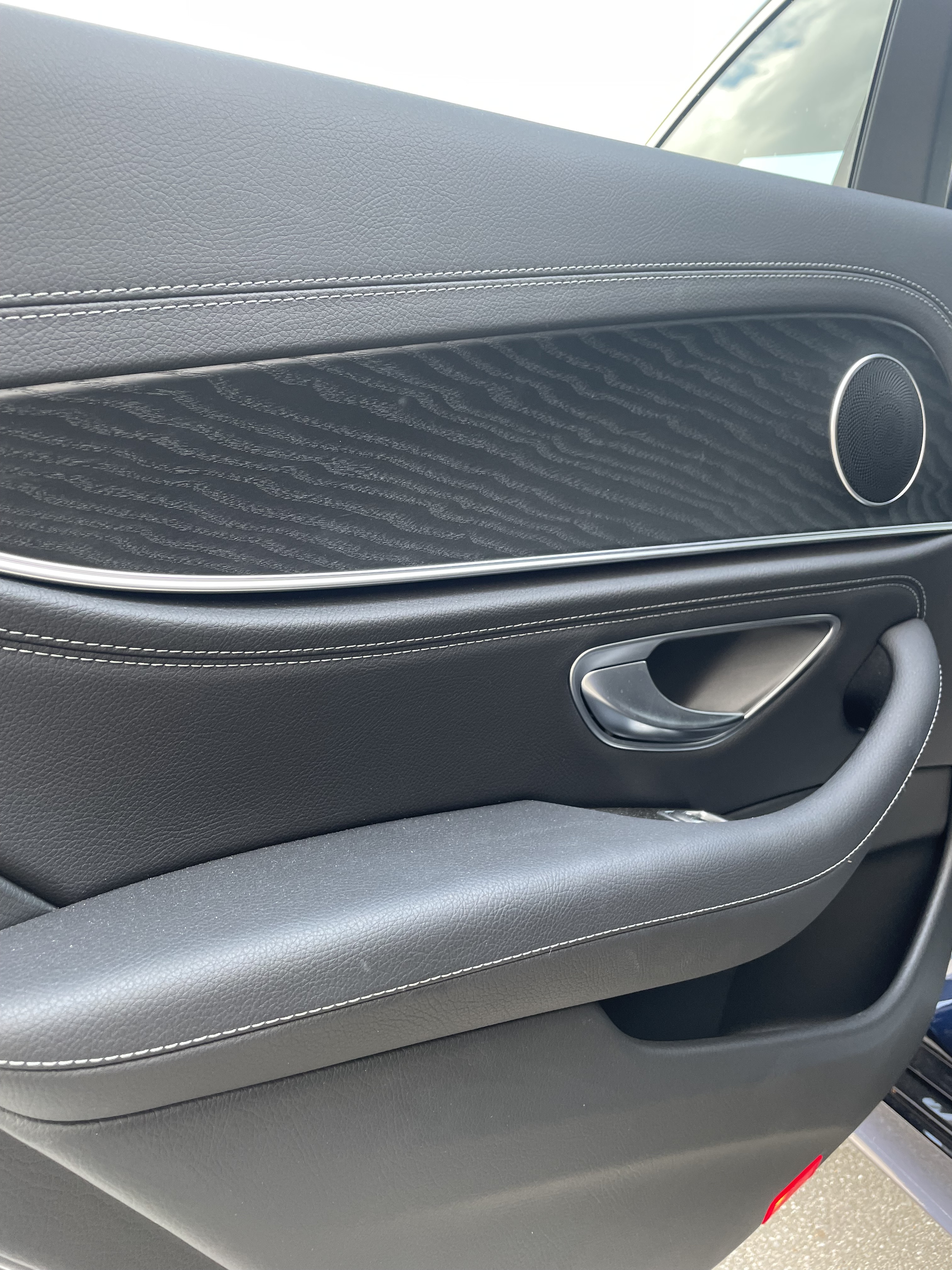 Blå Mercedes E-Klasse fra 2022