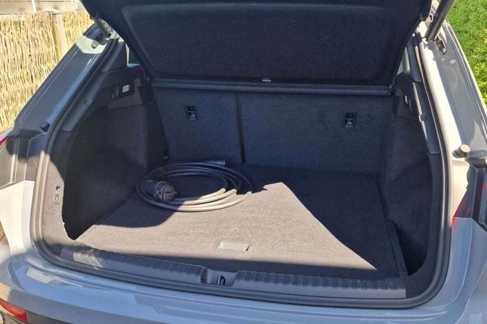 Grå Audi Q4 e-tron fra 2022