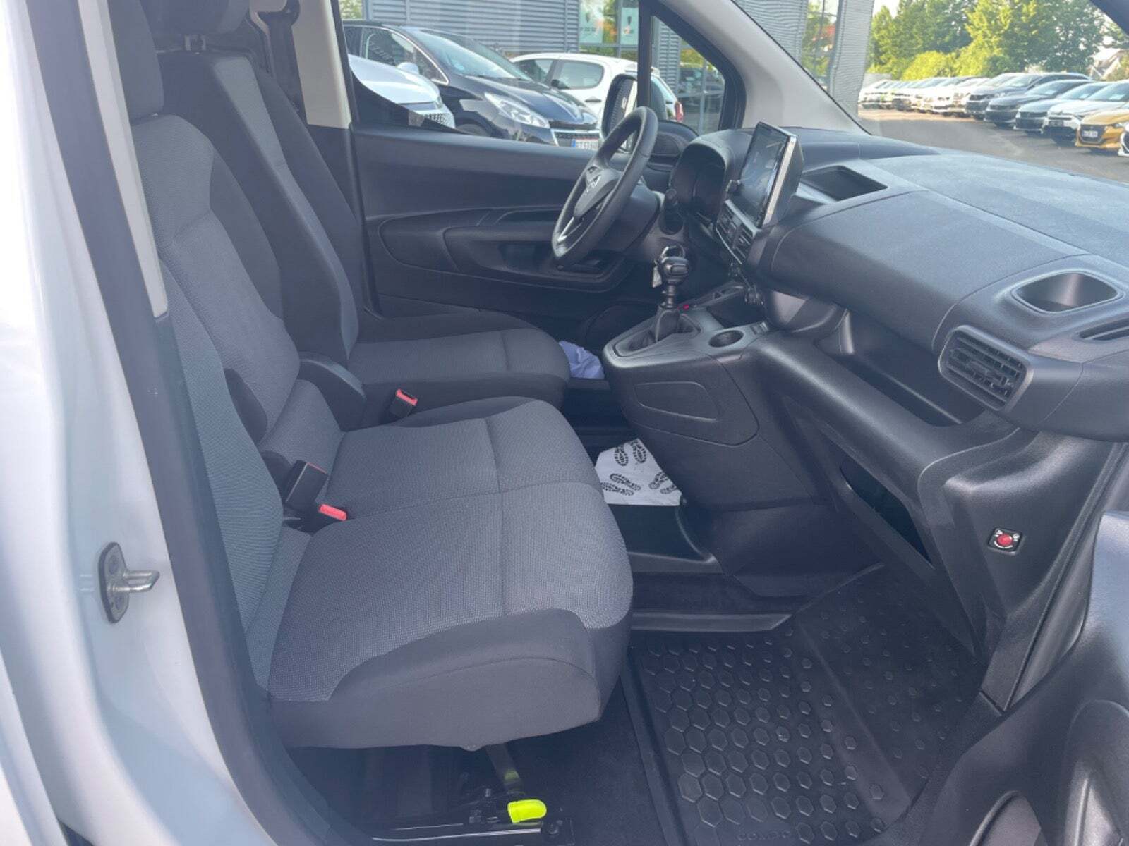 Hvid Opel Combo fra 2022