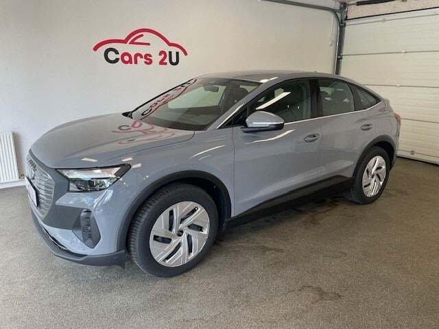 Grå Audi Q4 e-tron fra 2023