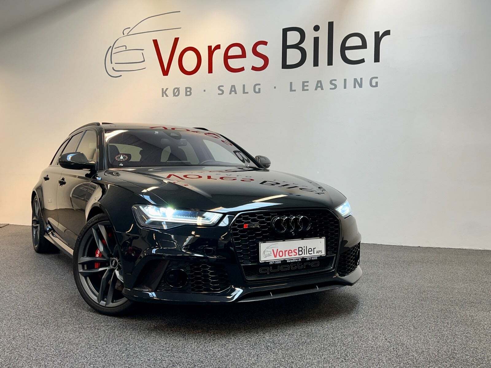Sort Audi RS6 fra 2015 set udefra