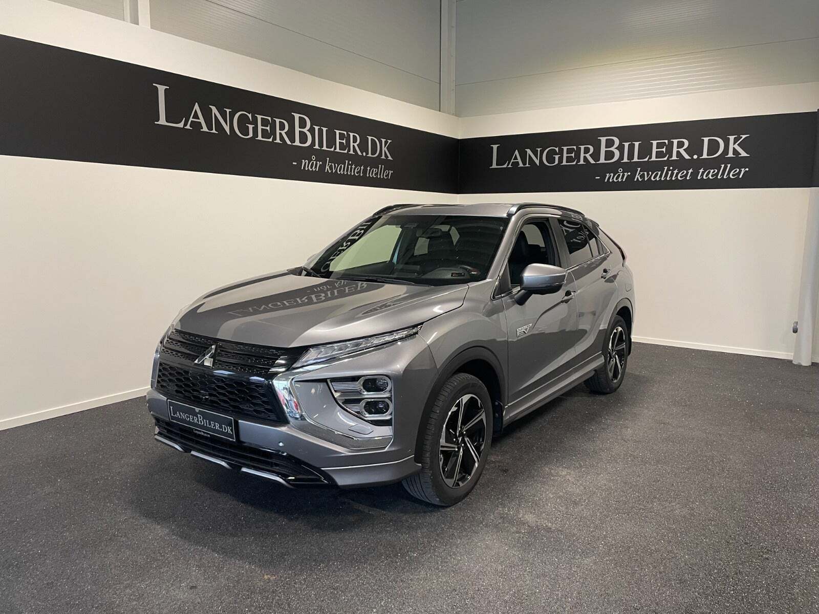Grå Mitsubishi Eclipse Cross fra 2021