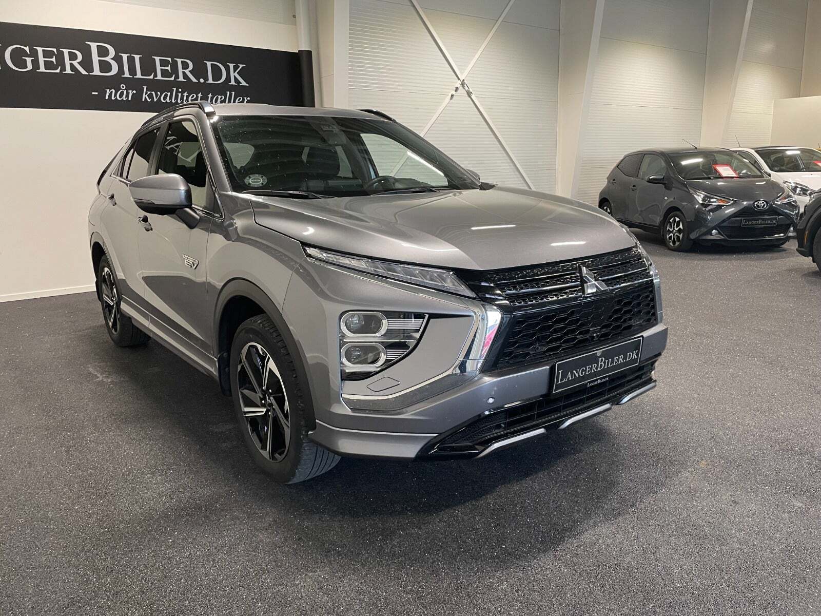 Grå Mitsubishi Eclipse Cross fra 2021