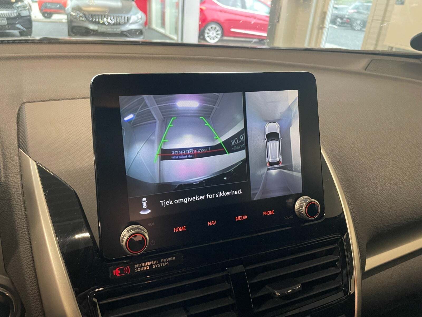 Grå Mitsubishi Eclipse Cross fra 2021