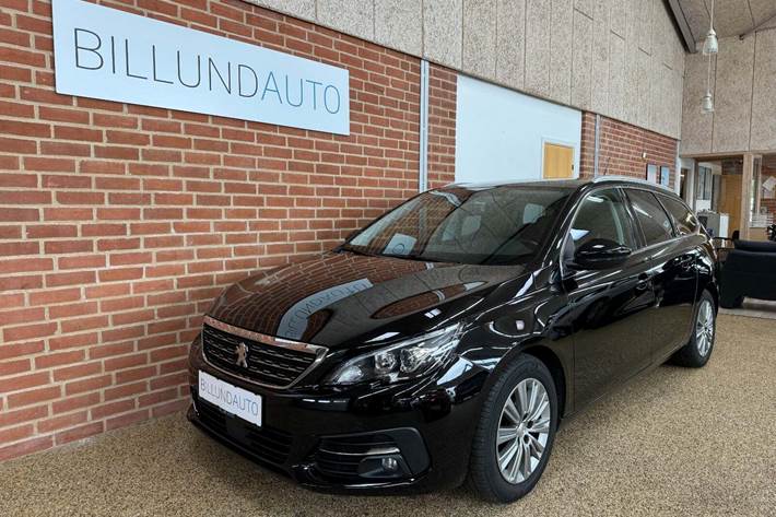 Sort Peugeot 308 fra 2019
