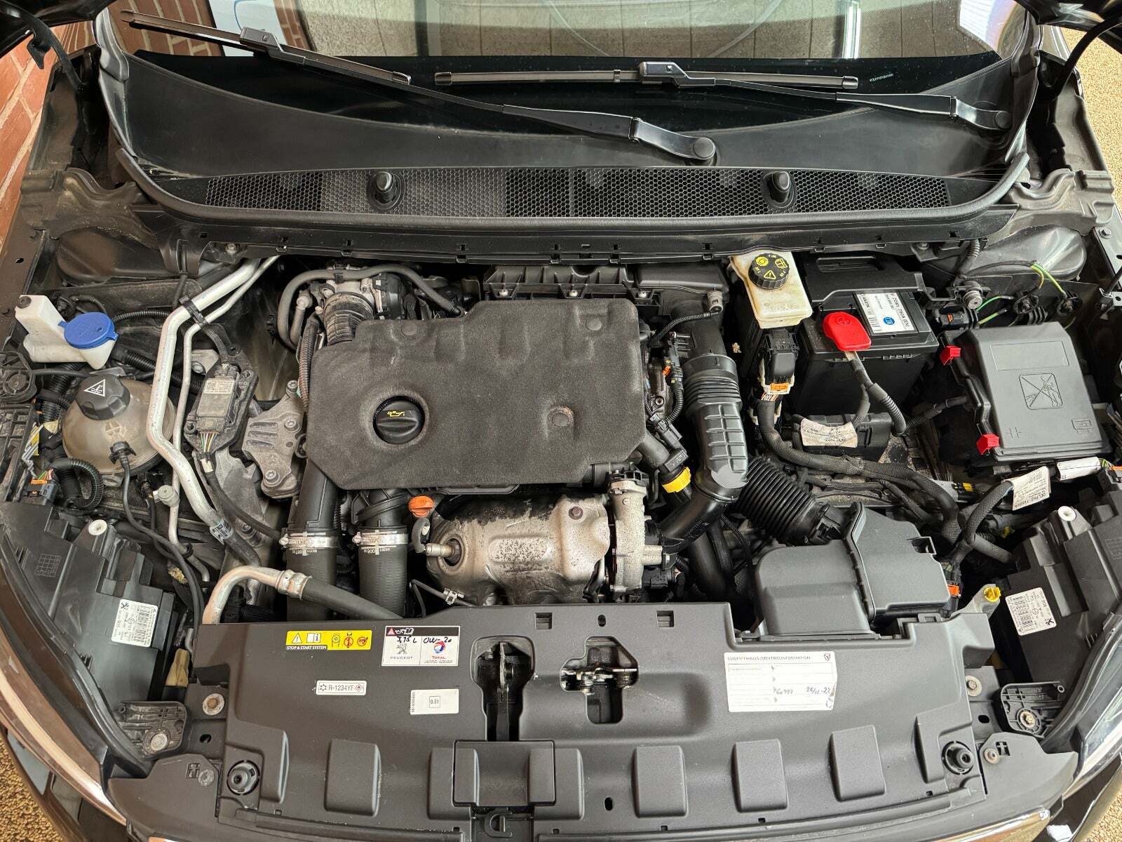 Sort Peugeot 308 fra 2019