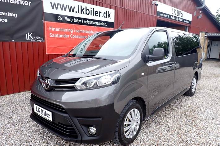 Grå Toyota Proace Verso fra 2018