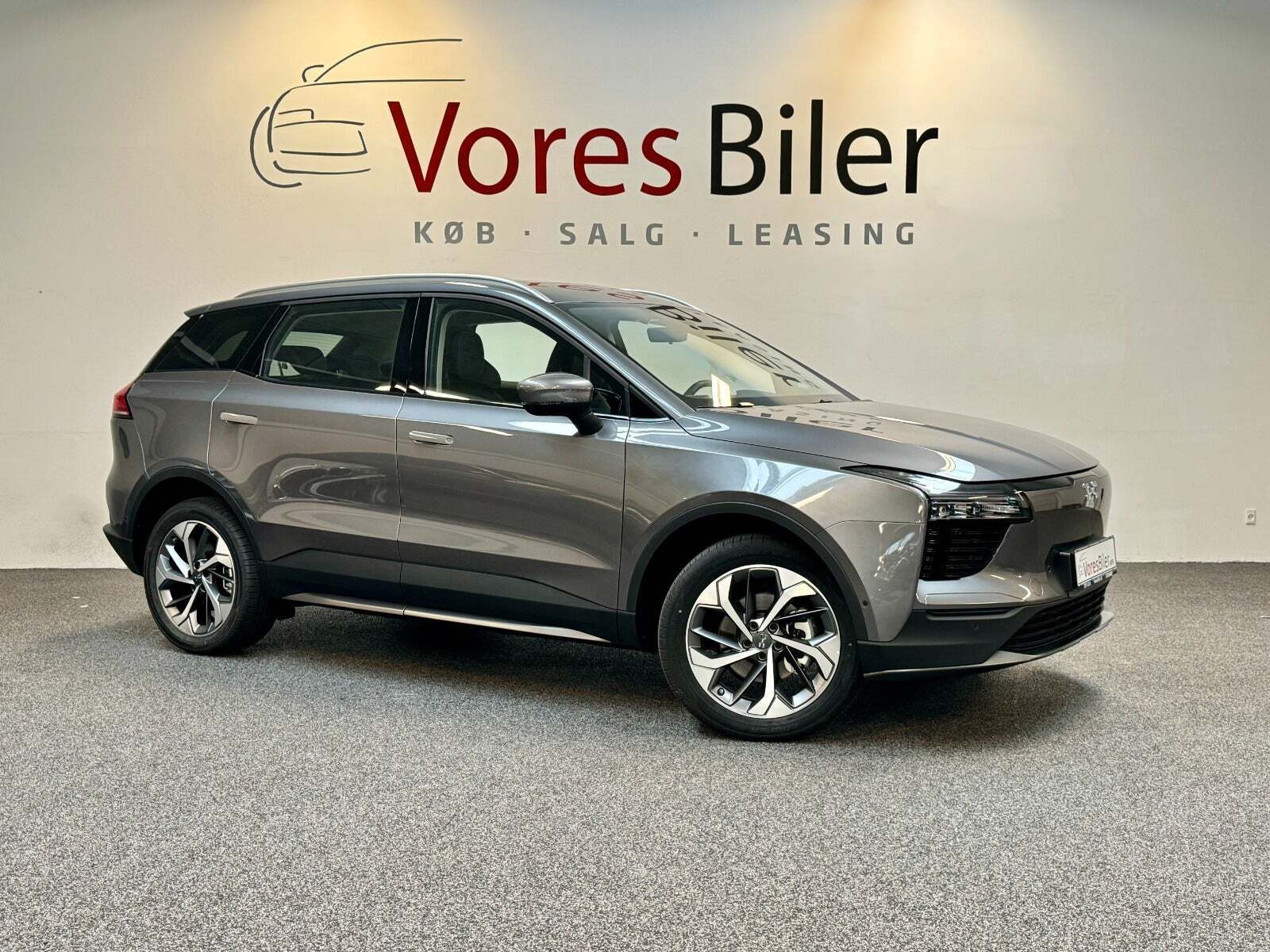 Grå Aiways U5 fra 2024