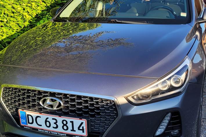 Grå Hyundai i30 fra 2017