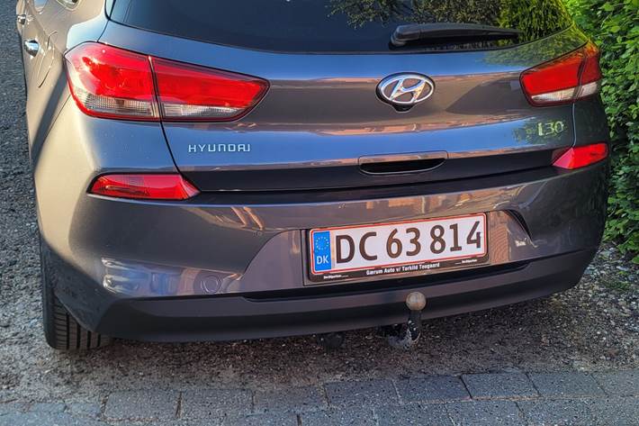 Grå Hyundai i30 fra 2017