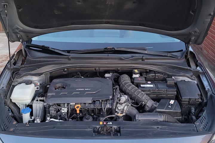 Grå Hyundai i30 fra 2017