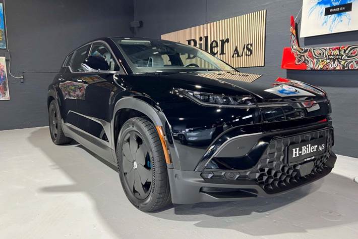 Sort Fisker Ocean fra 2024 set udefra