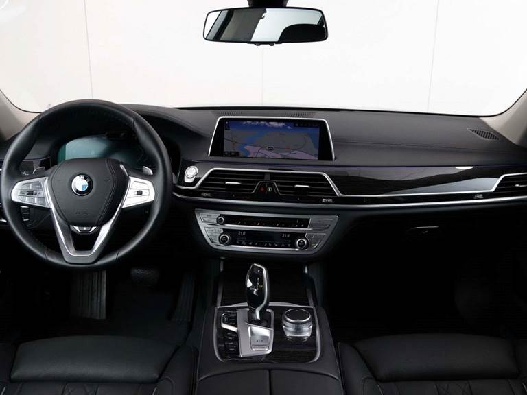 BMW 745e