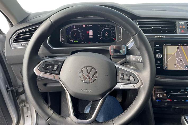 Sølv VW Tiguan fra 2023