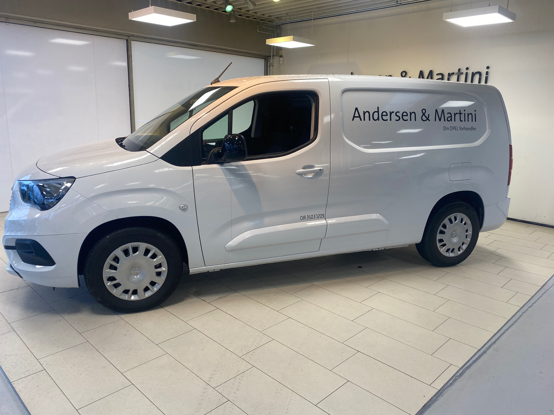 Opel Combo-e L2V1 EL Innovation+ 136HK Van Trinl. Gear