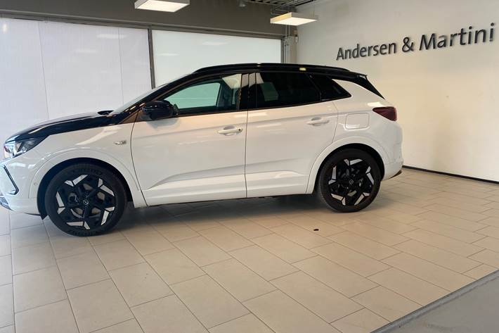 Hvid Opel Grandland fra 2023