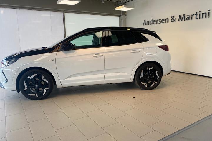 Hvid Opel Grandland fra 2023
