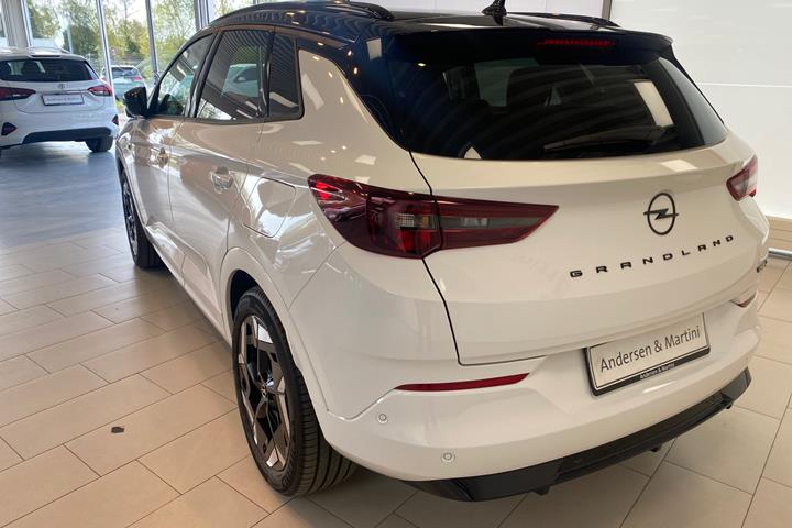 Hvid Opel Grandland fra 2023