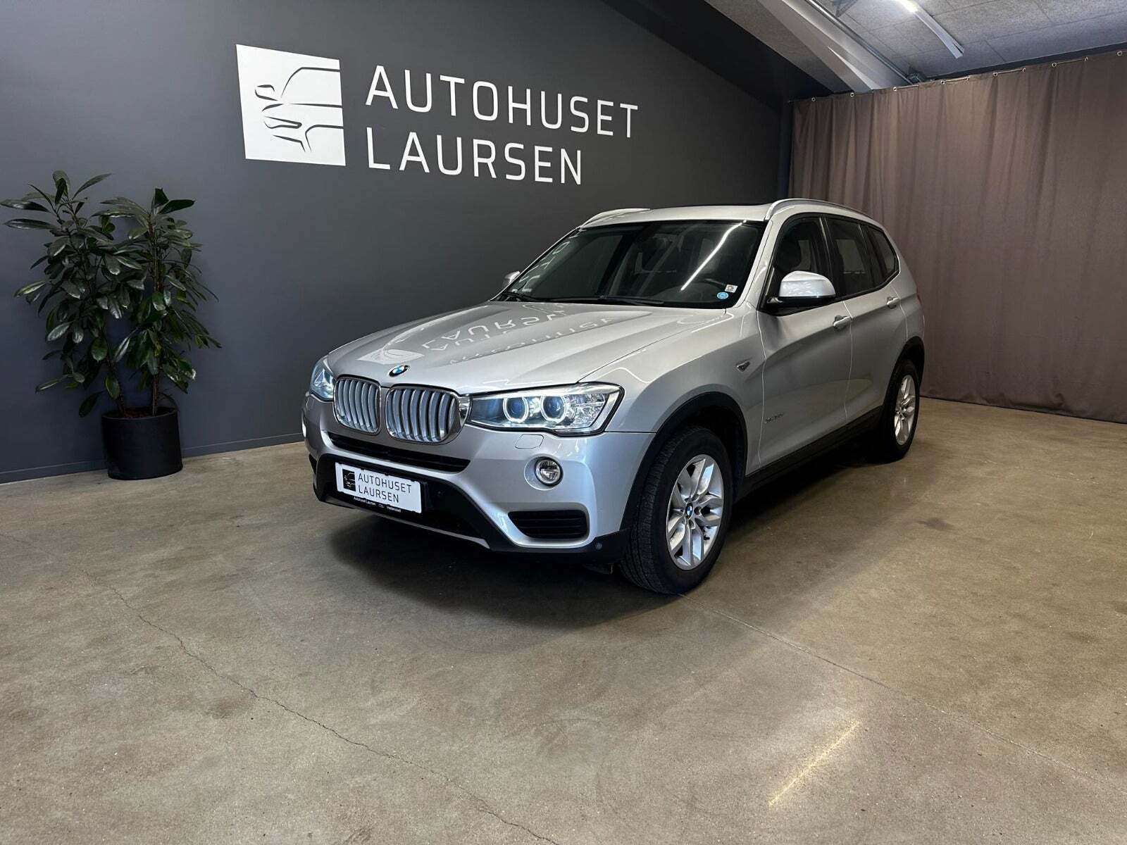 Sølv BMW X3 fra 2016