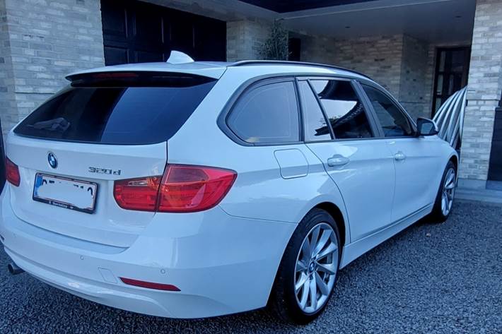 Hvid BMW 3-Serie fra 2015