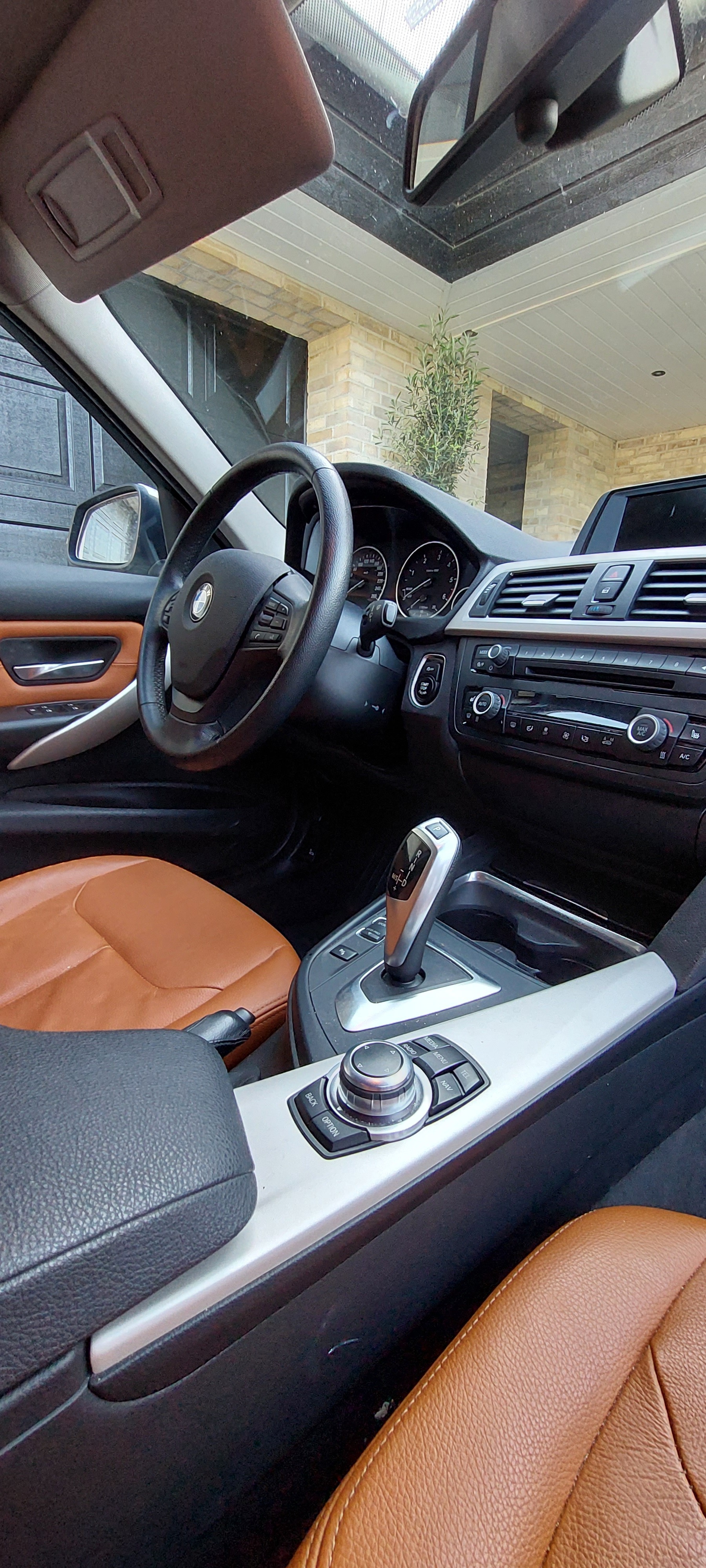 Hvid BMW 3-Serie fra 2015