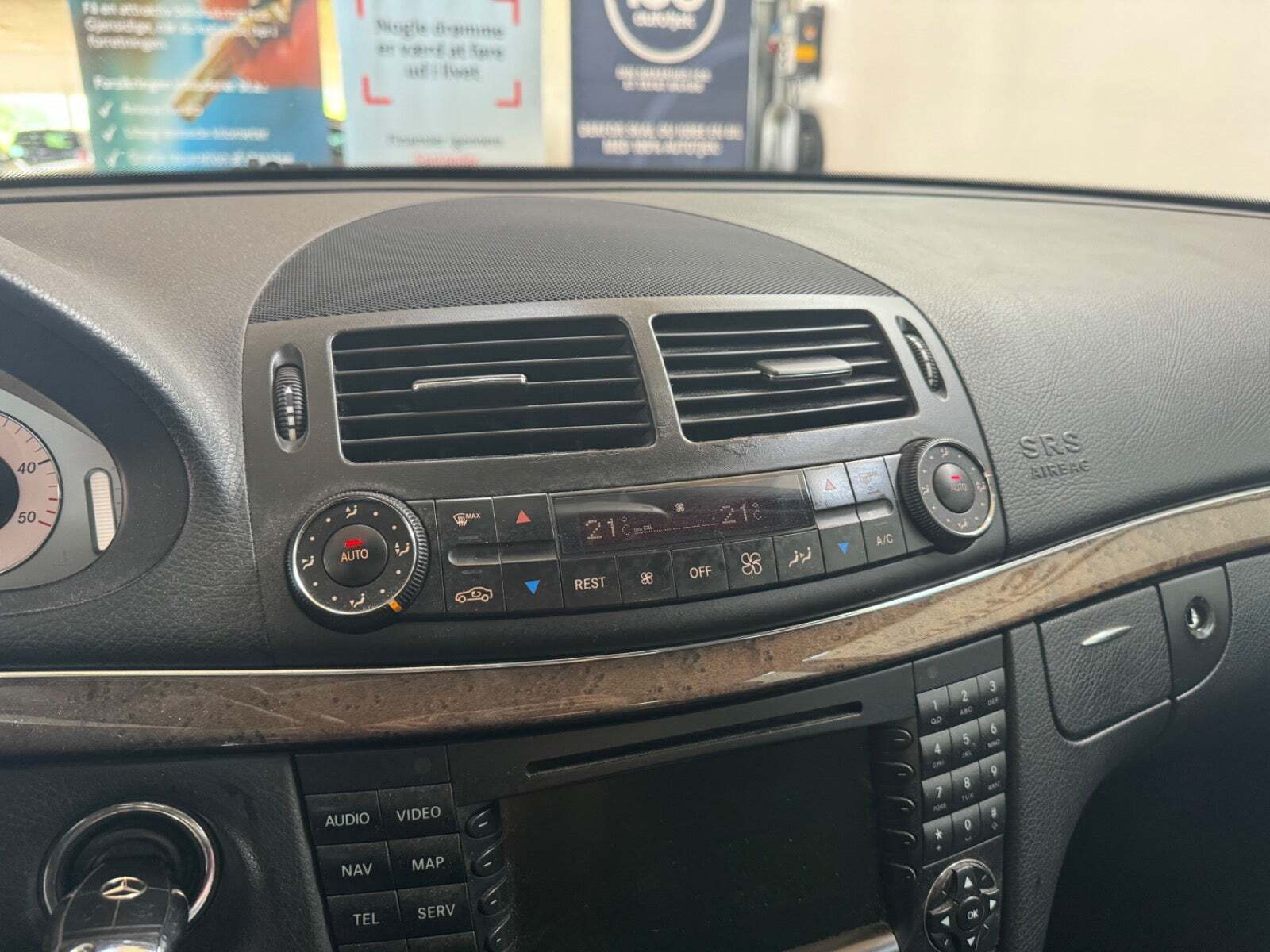 Sølv Mercedes E220 fra 2008