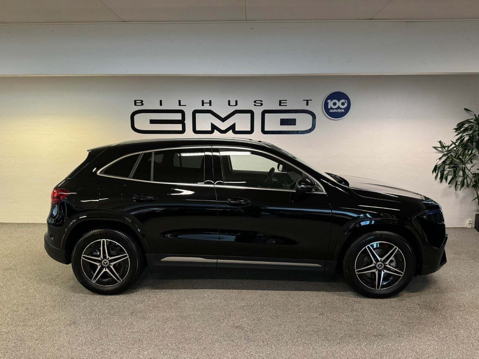 Sort Mercedes EQA250+ fra 2024
