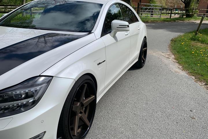 Hvid Mercedes CLS220 fra 2013