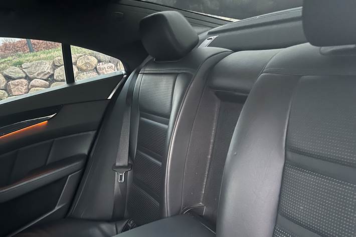 Hvid Mercedes CLS220 fra 2013