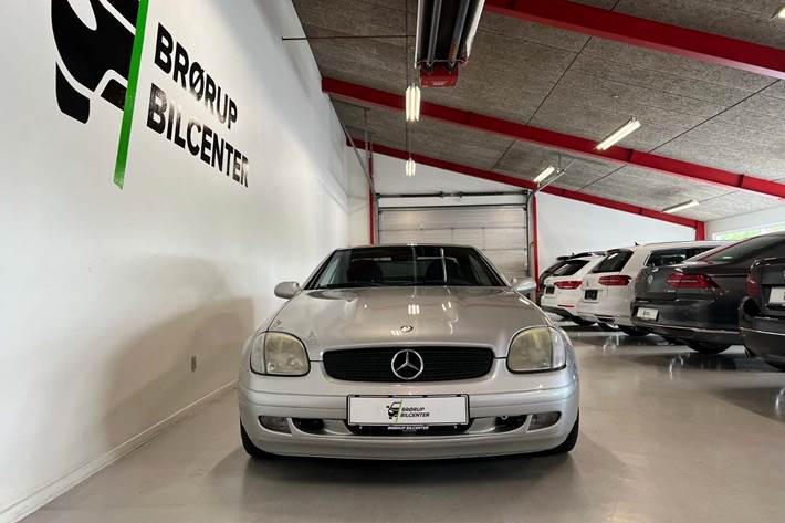Sølv Mercedes SLK230 fra 1997