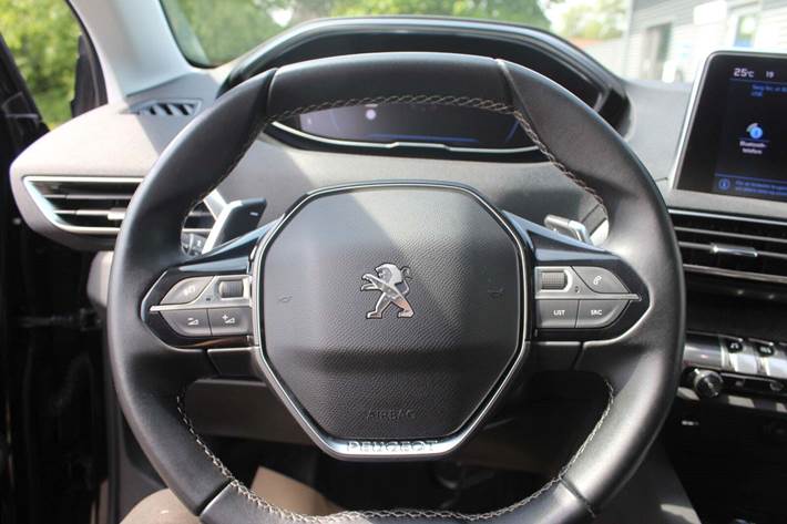 Sort Peugeot 3008 fra 2019