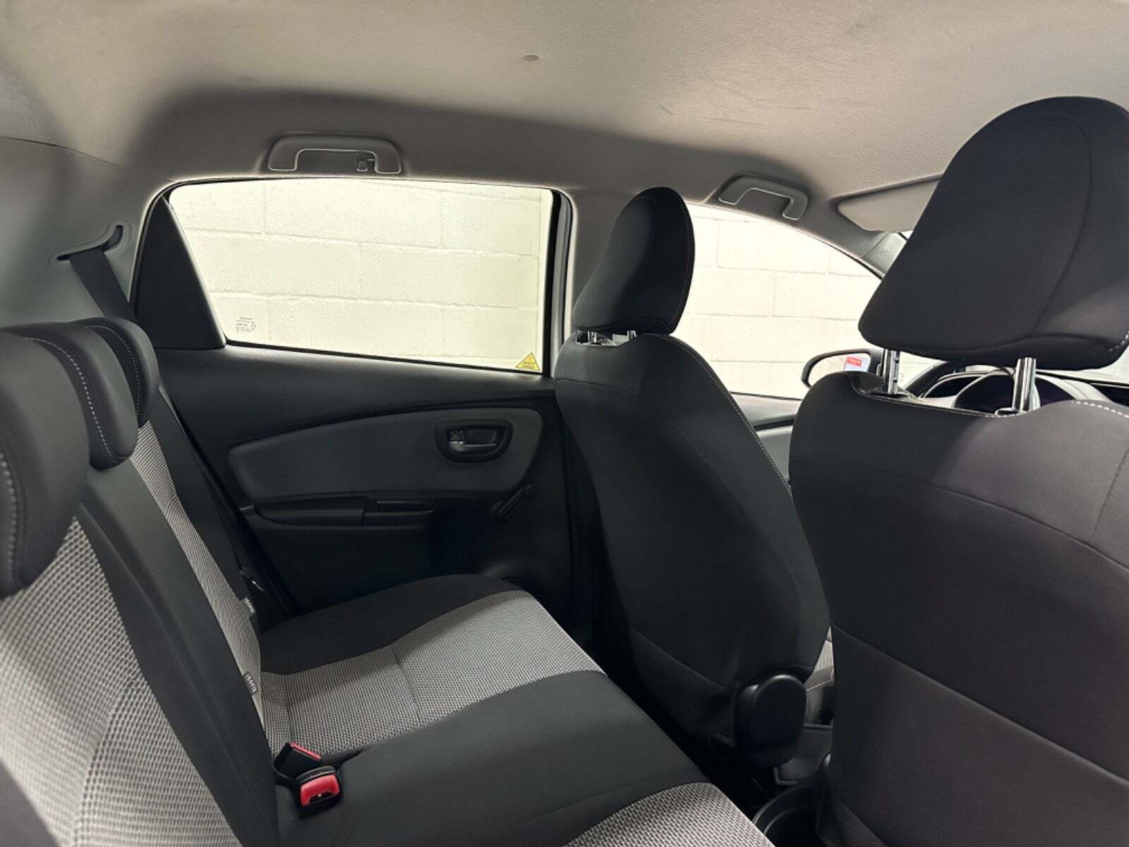 Hvid Toyota Yaris fra 2016