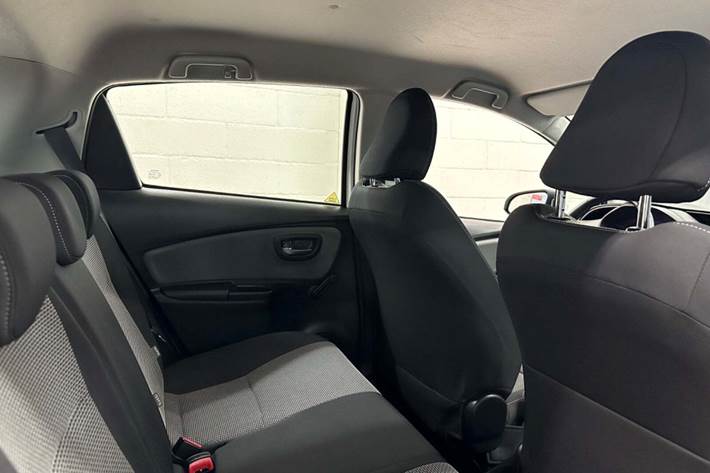 Hvid Toyota Yaris fra 2016