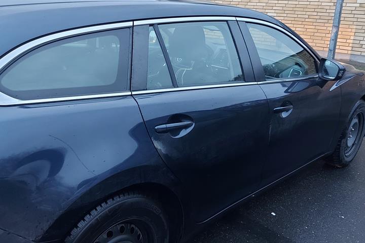Blå Mazda 6 fra 2015