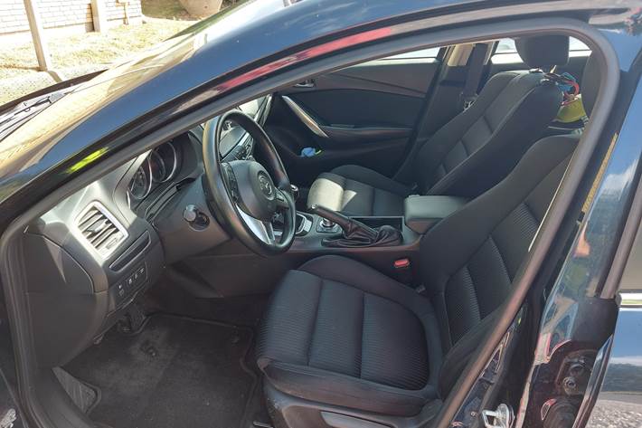 Blå Mazda 6 fra 2015