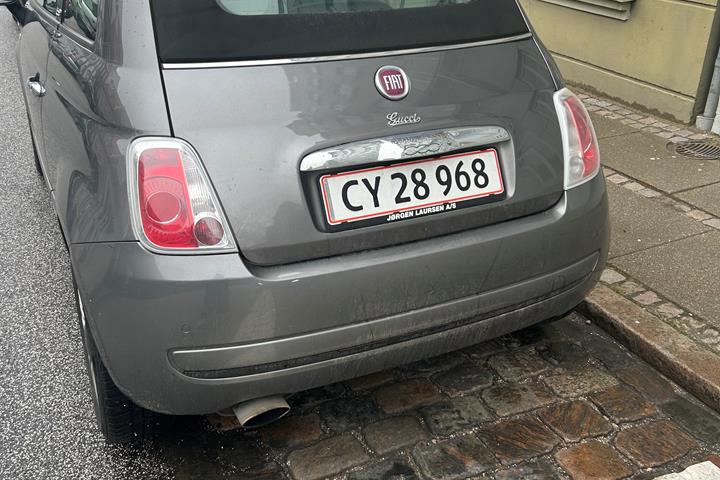 Grå Fiat 500C fra 2012