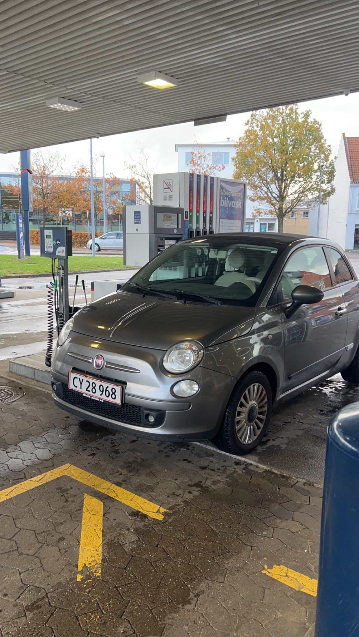 Grå Fiat 500C fra 2012